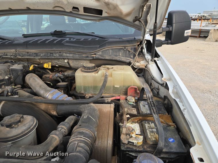 image for item EU3692 2019 Ford F-550 Crew Cab truck cab and chassis