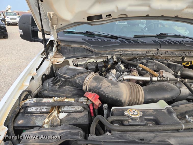 image for item EU3692 2019 Ford F-550 Crew Cab truck cab and chassis