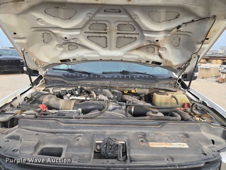 image for item EU3692 2019 Ford F-550 Crew Cab truck cab and chassis