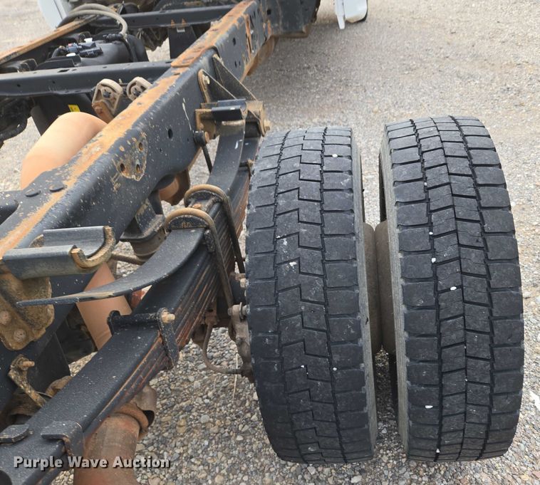 image for item EU3692 2019 Ford F-550 Crew Cab truck cab and chassis