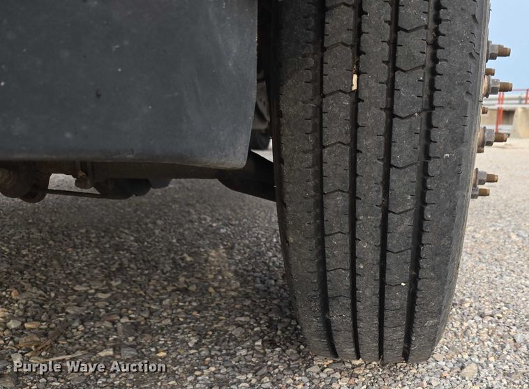 image for item EU3692 2019 Ford F-550 Crew Cab truck cab and chassis