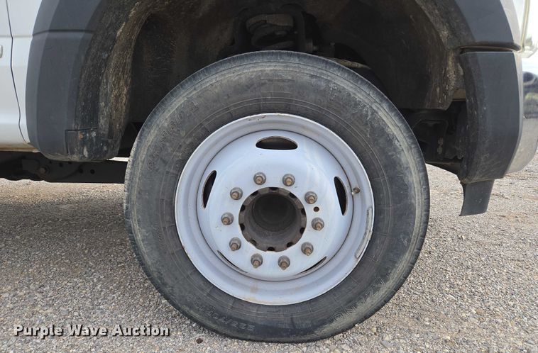 image for item EU3692 2019 Ford F-550 Crew Cab truck cab and chassis