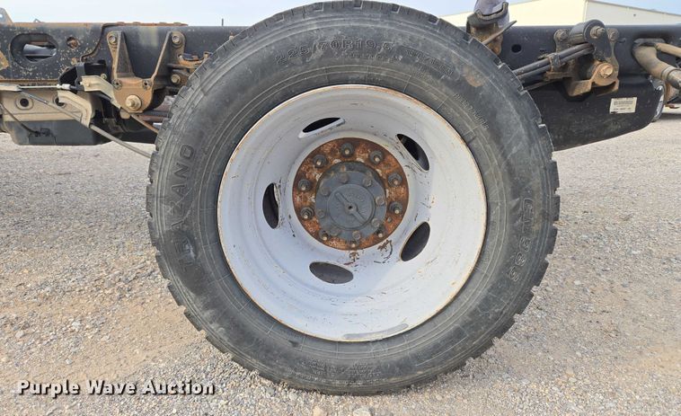 image for item EU3692 2019 Ford F-550 Crew Cab truck cab and chassis