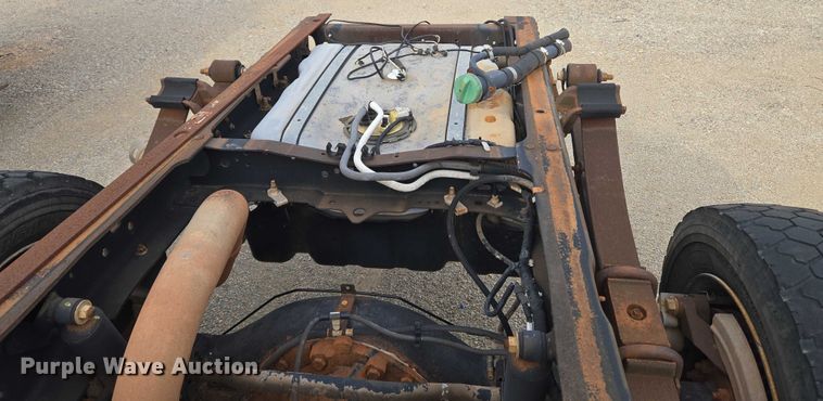 image for item EU3693 2012 Ford F550 Crew Cab truck cab and chassis