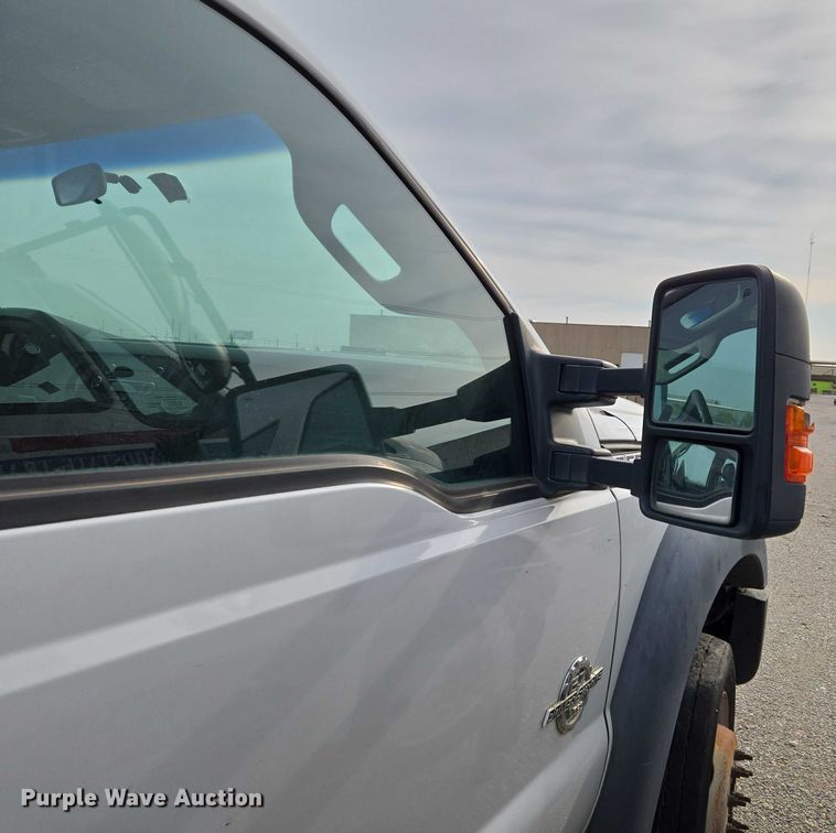 image for item EU3693 2012 Ford F550 Crew Cab truck cab and chassis