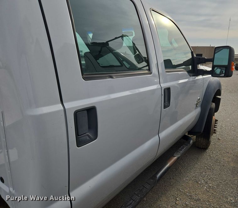 image for item EU3693 2012 Ford F550 Crew Cab truck cab and chassis