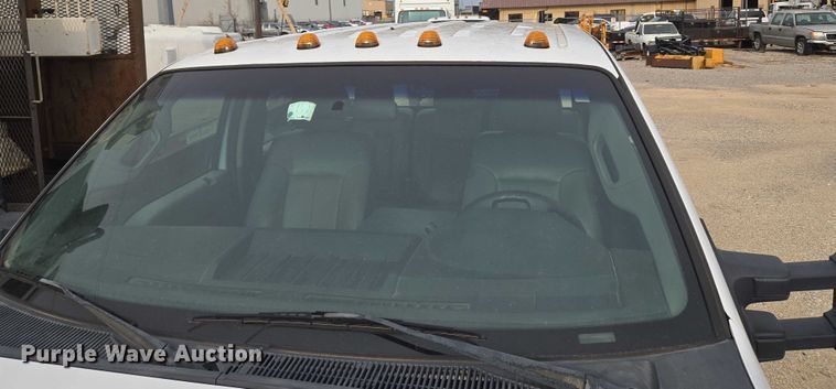 image for item EU3693 2012 Ford F550 Crew Cab truck cab and chassis