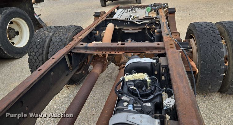 image for item EU3693 2012 Ford F550 Crew Cab truck cab and chassis