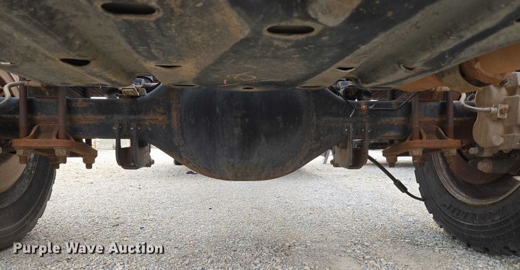 image for item EU3693 2012 Ford F550 Crew Cab truck cab and chassis