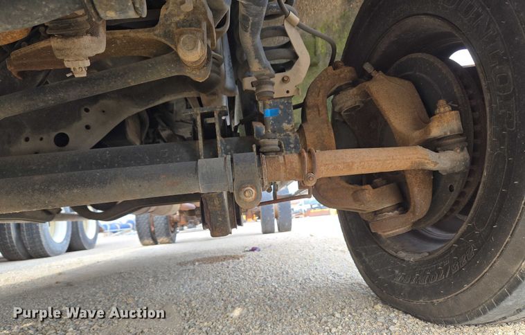 image for item EU3693 2012 Ford F550 Crew Cab truck cab and chassis