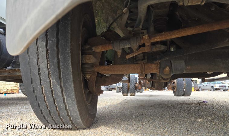 image for item EU3693 2012 Ford F550 Crew Cab truck cab and chassis