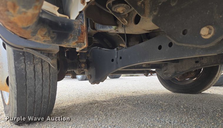 image for item EU3693 2012 Ford F550 Crew Cab truck cab and chassis