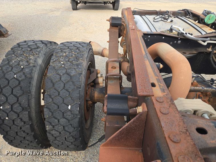 image for item EU3693 2012 Ford F550 Crew Cab truck cab and chassis