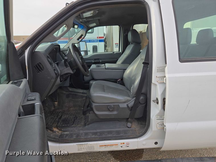 image for item EU3693 2012 Ford F550 Crew Cab truck cab and chassis