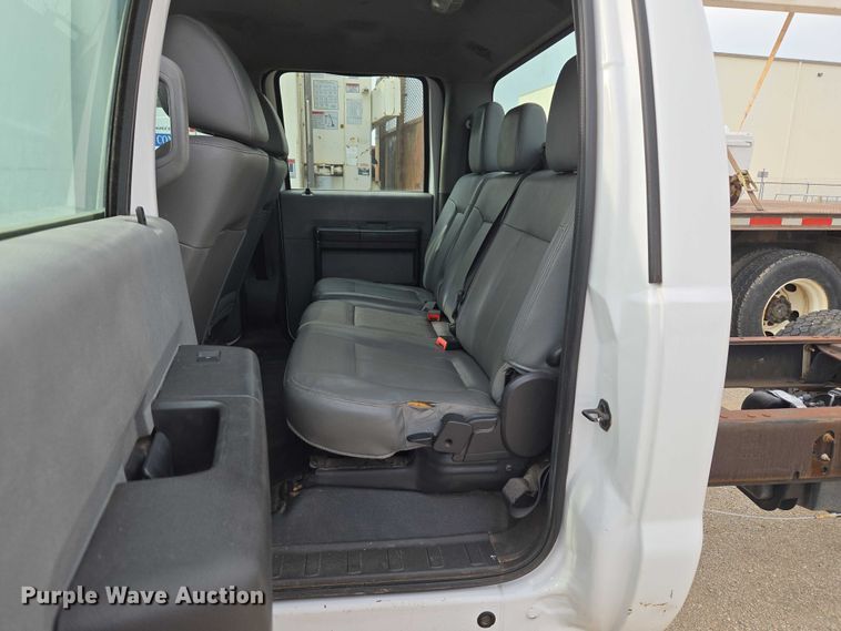 image for item EU3693 2012 Ford F550 Crew Cab truck cab and chassis