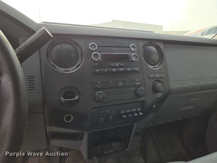 image for item EU3693 2012 Ford F550 Crew Cab truck cab and chassis