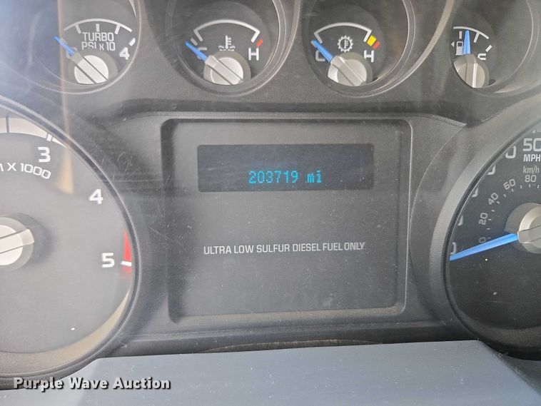 image for item EU3693 2012 Ford F550 Crew Cab truck cab and chassis