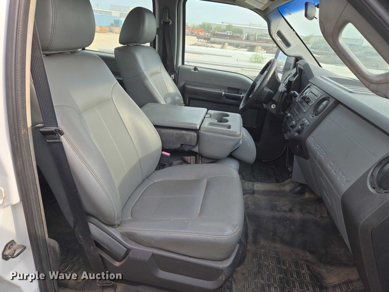 image for item EU3693 2012 Ford F550 Crew Cab truck cab and chassis