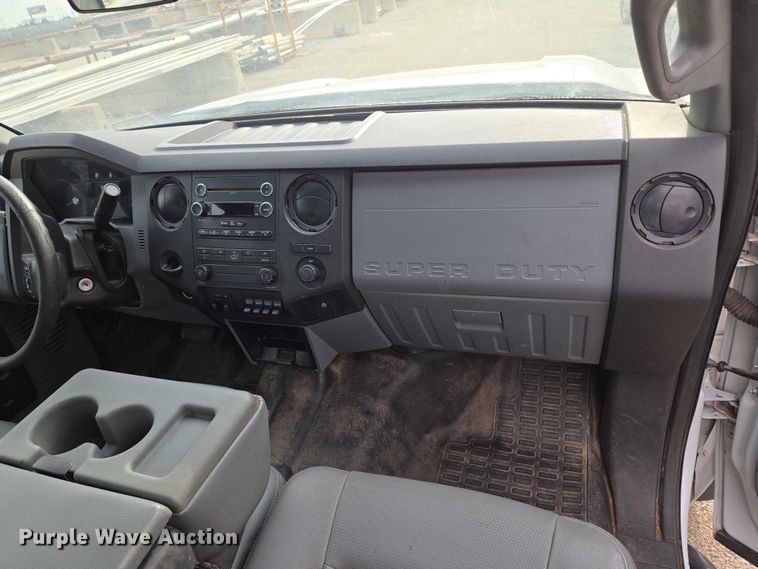 image for item EU3693 2012 Ford F550 Crew Cab truck cab and chassis