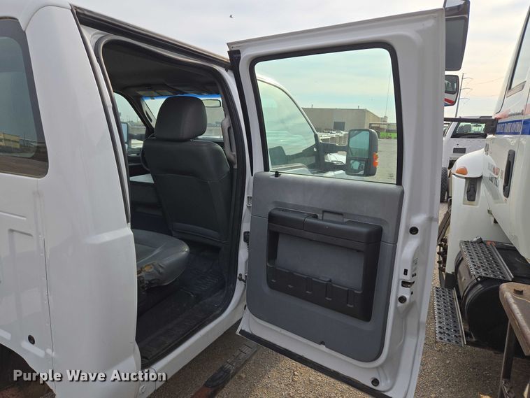 image for item EU3693 2012 Ford F550 Crew Cab truck cab and chassis