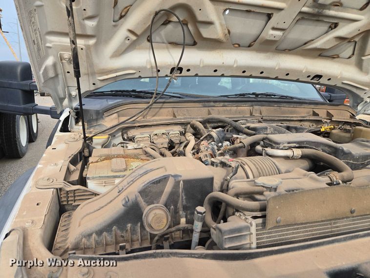 image for item EU3693 2012 Ford F550 Crew Cab truck cab and chassis