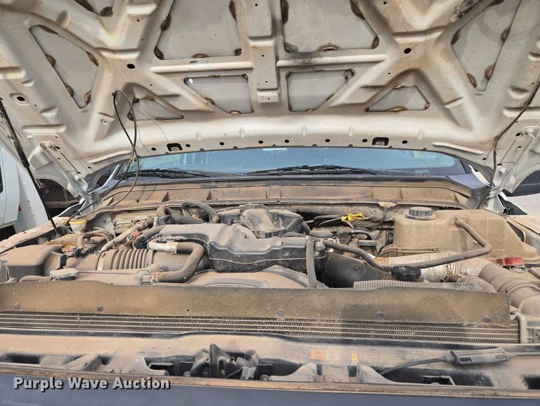 image for item EU3693 2012 Ford F550 Crew Cab truck cab and chassis