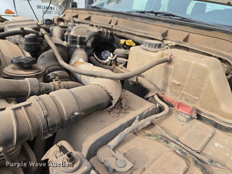 image for item EU3693 2012 Ford F550 Crew Cab truck cab and chassis