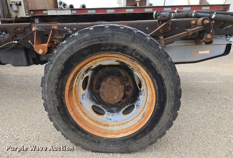 image for item EU3693 2012 Ford F550 Crew Cab truck cab and chassis