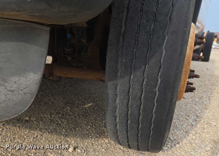 image for item EU3693 2012 Ford F550 Crew Cab truck cab and chassis