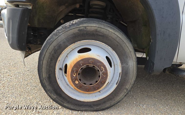 image for item EU3693 2012 Ford F550 Crew Cab truck cab and chassis