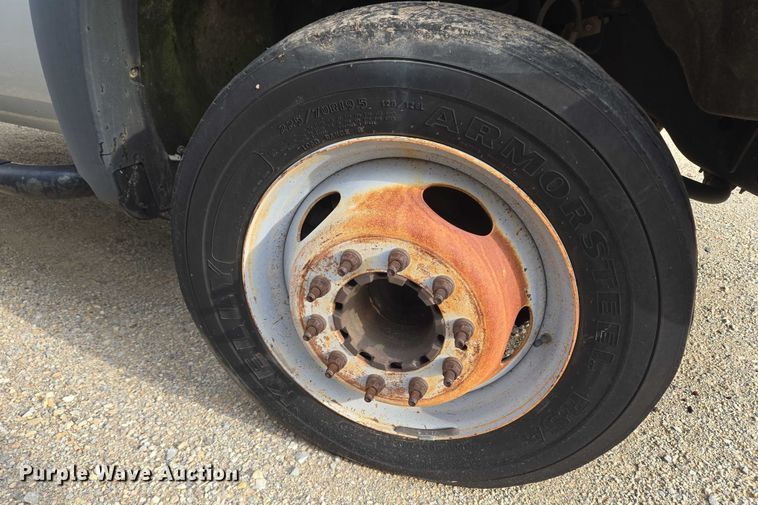 image for item EU3693 2012 Ford F550 Crew Cab truck cab and chassis