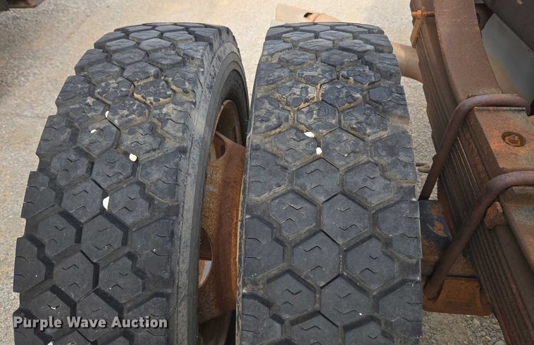 image for item EU3693 2012 Ford F550 Crew Cab truck cab and chassis