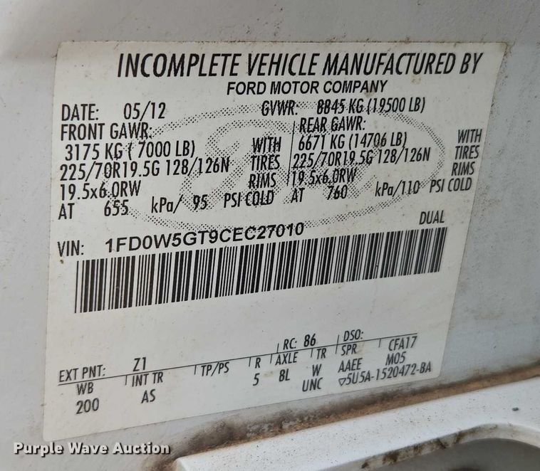 image for item EU3693 2012 Ford F550 Crew Cab truck cab and chassis