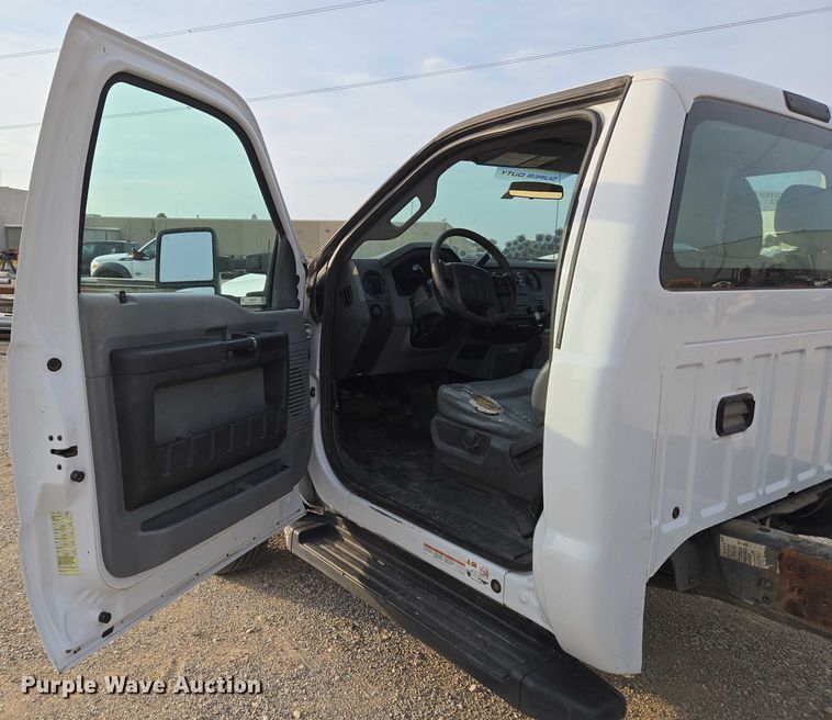 image for item EU3694 2016 Ford F550 truck cab and chassis