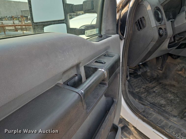 image for item EU3694 2016 Ford F550 truck cab and chassis