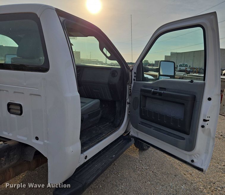 image for item EU3694 2016 Ford F550 truck cab and chassis