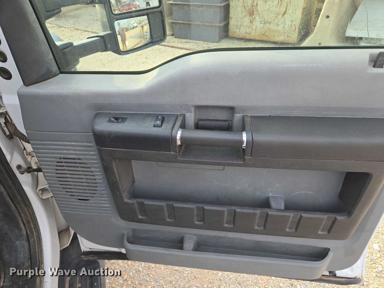 image for item EU3694 2016 Ford F550 truck cab and chassis