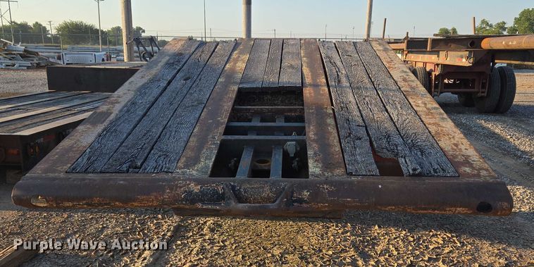 image for item EU3719 1981 TrailMobile 60-LDD-3SFG lowboy equipment trailer