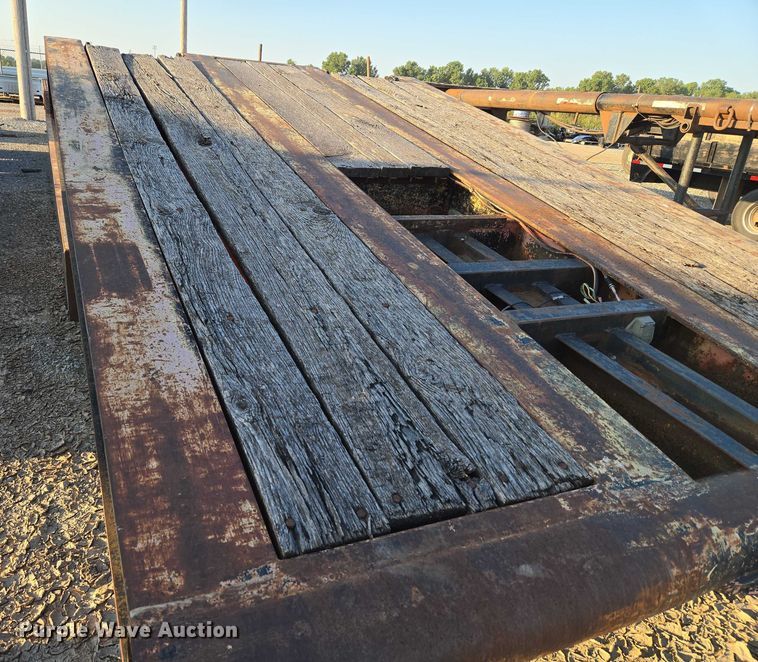 image for item EU3719 1981 TrailMobile 60-LDD-3SFG lowboy equipment trailer