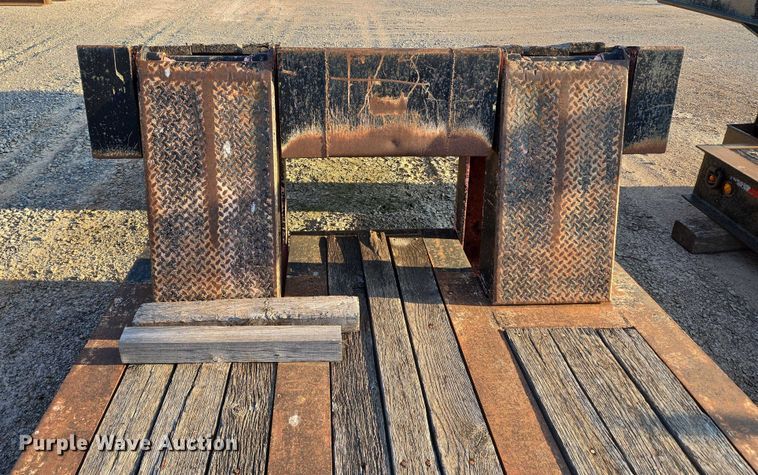 image for item EU3719 1981 TrailMobile 60-LDD-3SFG lowboy equipment trailer