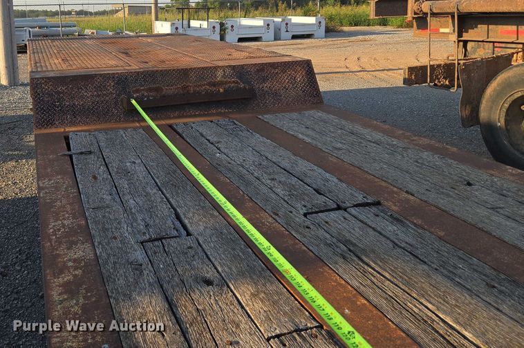 image for item EU3719 1981 TrailMobile 60-LDD-3SFG lowboy equipment trailer