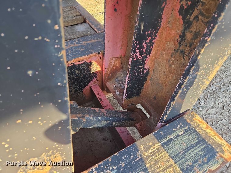 image for item EU3719 1981 TrailMobile 60-LDD-3SFG lowboy equipment trailer