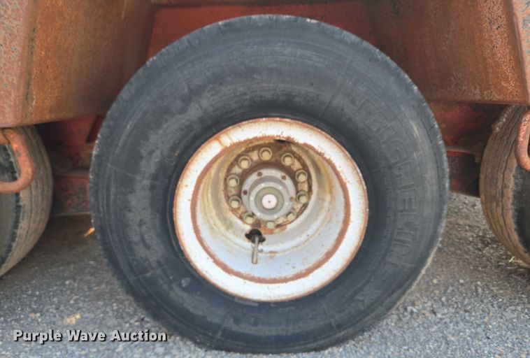 image for item EU3719 1981 TrailMobile 60-LDD-3SFG lowboy equipment trailer