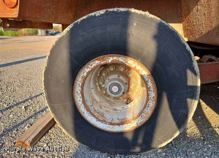 image for item EU3719 1981 TrailMobile 60-LDD-3SFG lowboy equipment trailer