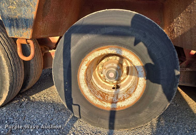 image for item EU3719 1981 TrailMobile 60-LDD-3SFG lowboy equipment trailer