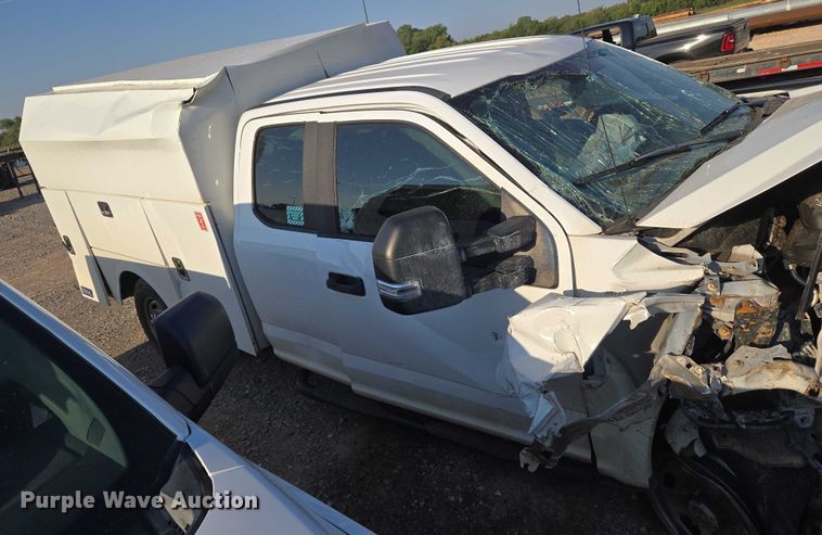 image for item EU3721 2019 Ford F250 Super Duty SuperCab utility bed pickup truck