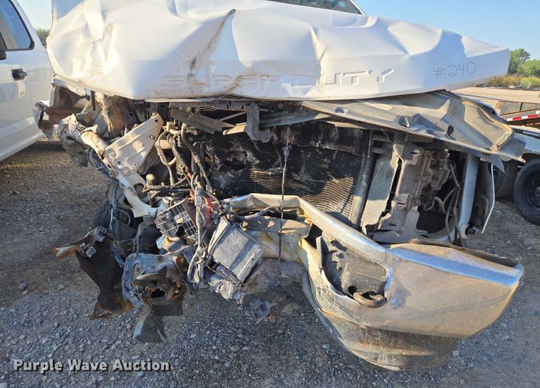 image for item EU3721 2019 Ford F250 Super Duty SuperCab utility bed pickup truck