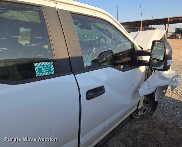 image for item EU3721 2019 Ford F250 Super Duty SuperCab utility bed pickup truck