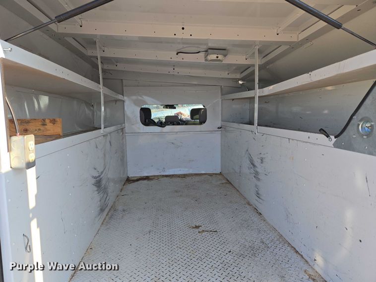 image for item EU3721 2019 Ford F250 Super Duty SuperCab utility bed pickup truck