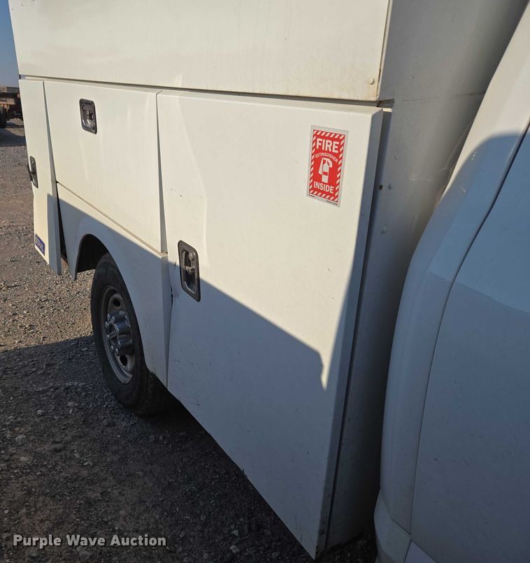 image for item EU3721 2019 Ford F250 Super Duty SuperCab utility bed pickup truck